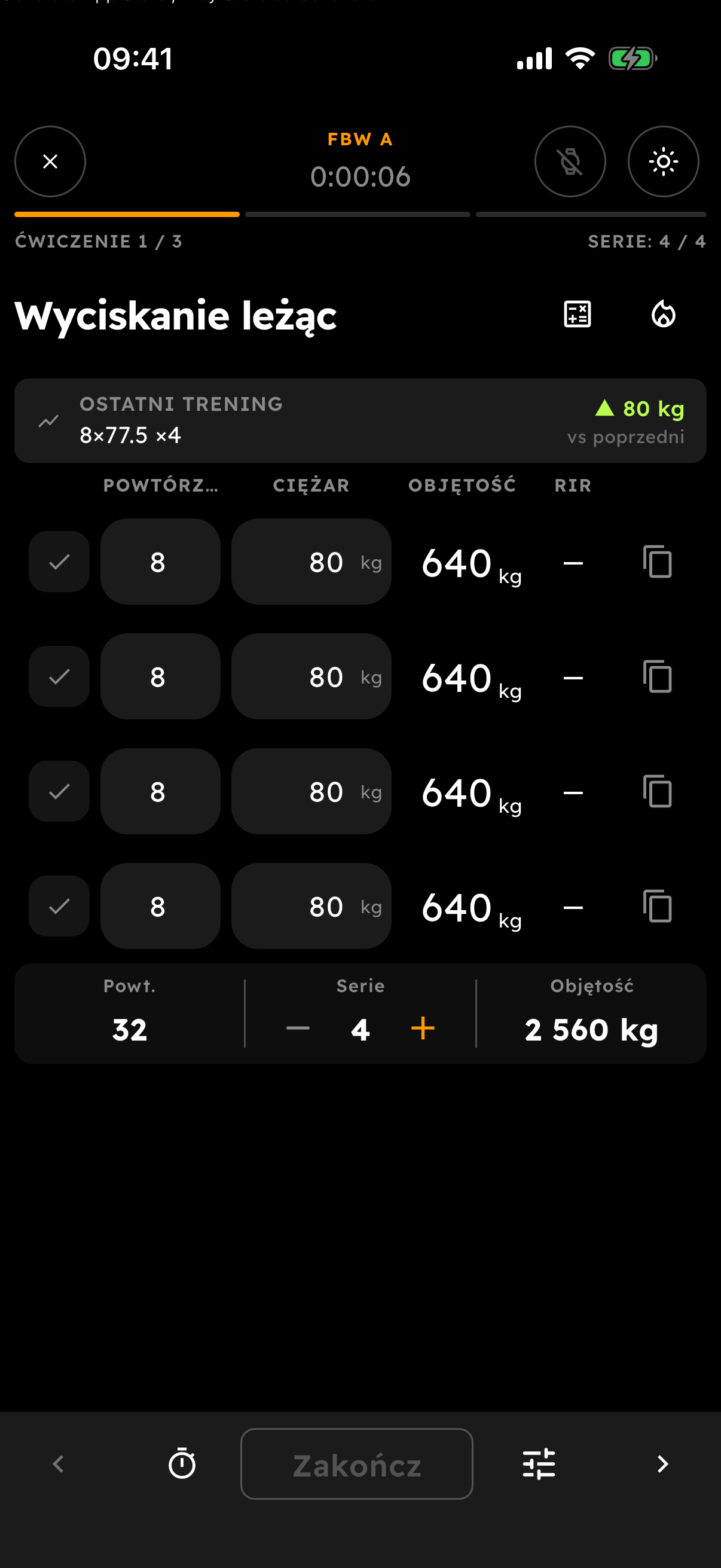 Aktywny trening w GymPad — serie wyciskania leżąc i poprzednie wyniki
